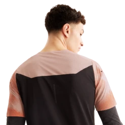 On Running ON Men's Performance-T Lumos - Woodrose/Black -Hoka Sales Store 1MD30101285 performance t lumos fw23 woodrose black m g4