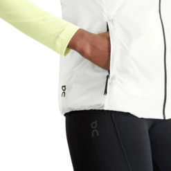 On Running ON Women's Weather Vest - White/Black -Hoka Sales Store 1WD10570462 weather vest fw23 white black w g5