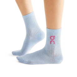 On Running On Logo Sock 3-Pack Unisex - Zest/Stratosphere -Hoka Sales Store 399.01721 logo sock 3 pack fw23 zest stratosphere u g5