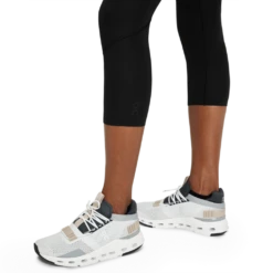 On Running ON Womens Movement 3/4 Tights - Black -Hoka Sales Store SmallPNG 1WD10230553 movement 3 4 tights ss23 black w g5
